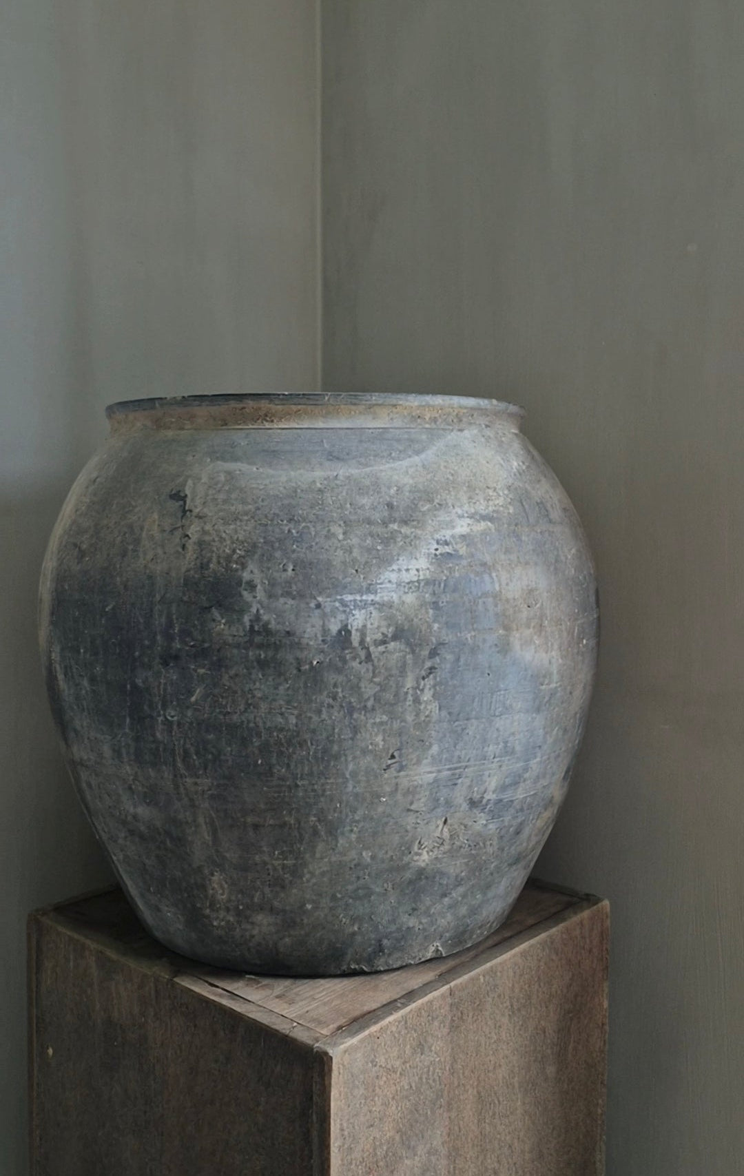 Grauer Terracotta Krug XXL (Nr. 2)