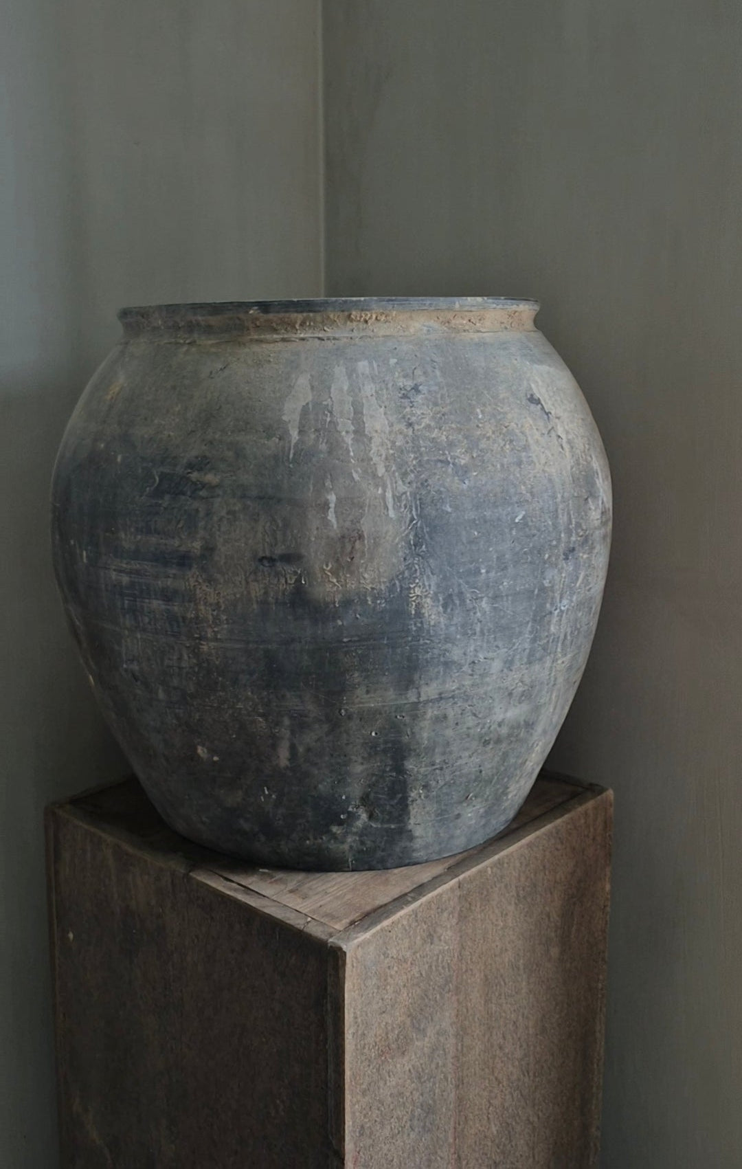 Grauer Terracotta Krug XXL (Nr. 2)