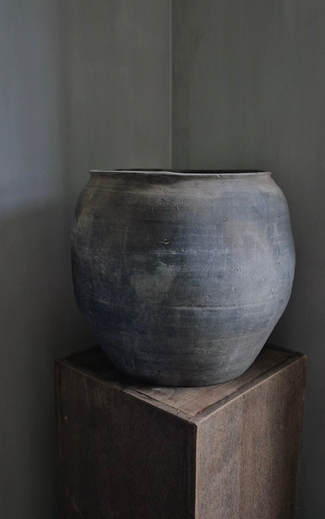 Grey terracotta jug XXL (no. 4)