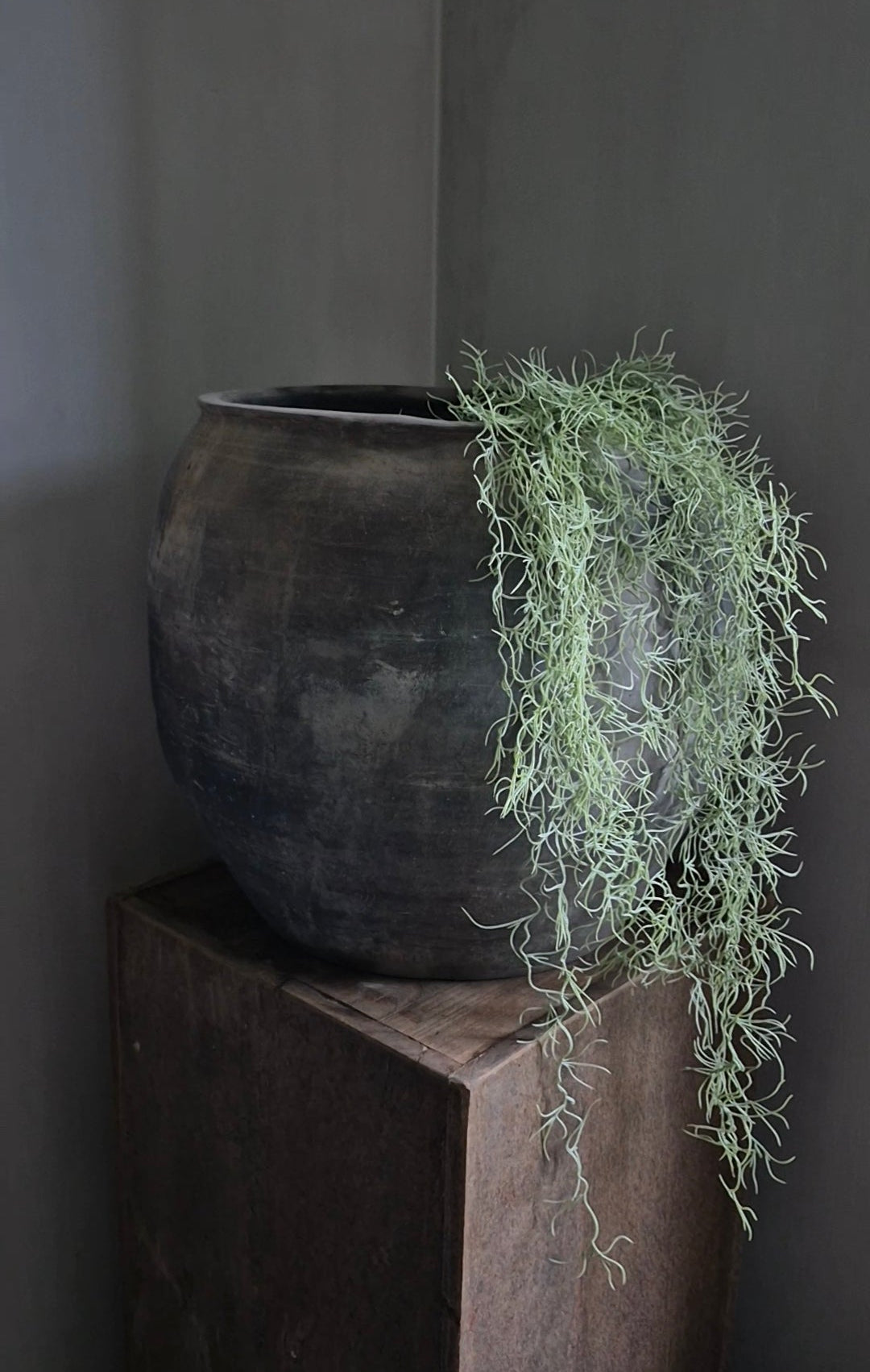 Grey terracotta jug XXL (no. 4)