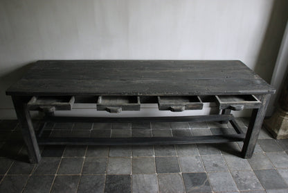 Wooden table unique Aura Peeperkorn