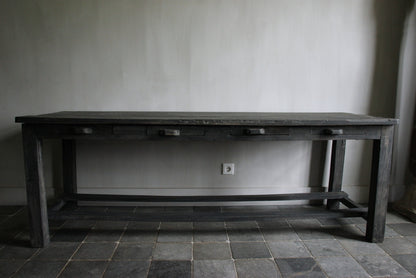 Wooden table unique Aura Peeperkorn