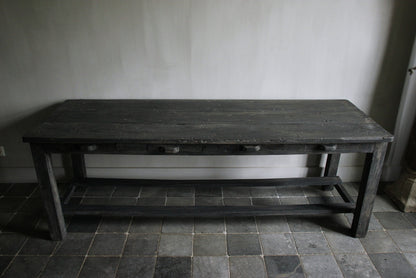 Wooden table unique Aura Peeperkorn