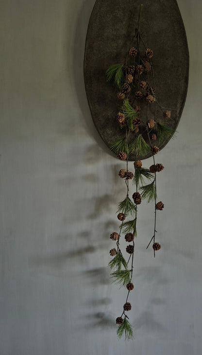 Artificial pine cone garland - 140 cm
