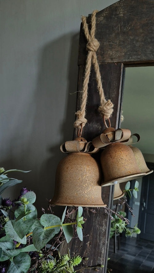 Bellentoef met strik goud roest - 52 cm