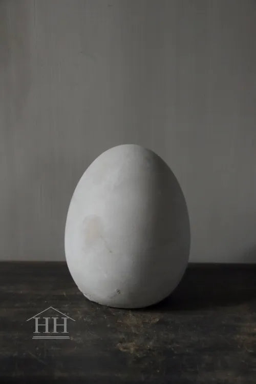 Concrete egg L