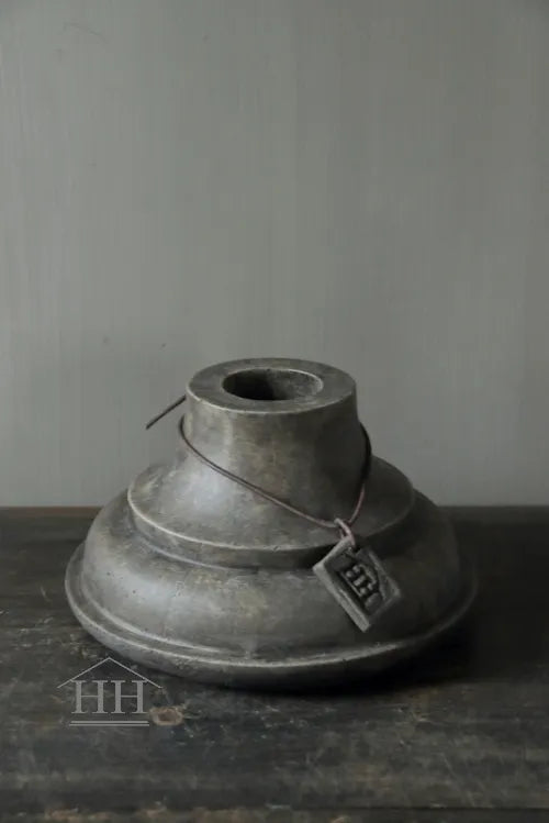 Betonnen kandelaar Hillary'sHome