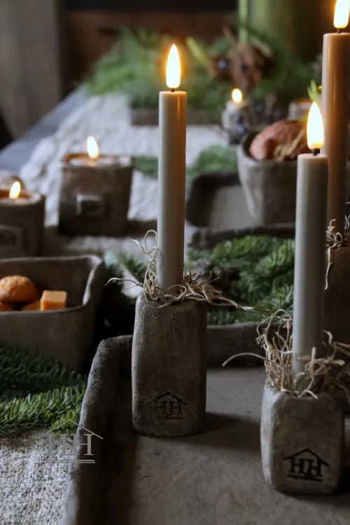 Betonnen kandelaar vierkant - M