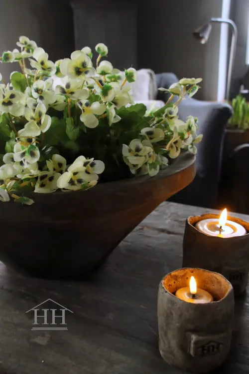 Artificial violet white