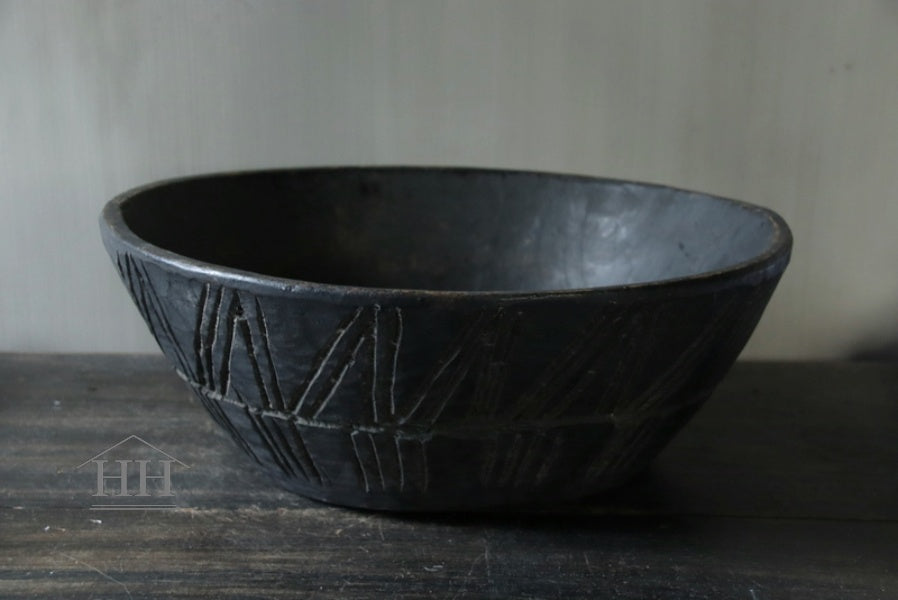 Wooden bowl carved Aura Peeperkorn (nr 2) bovenste