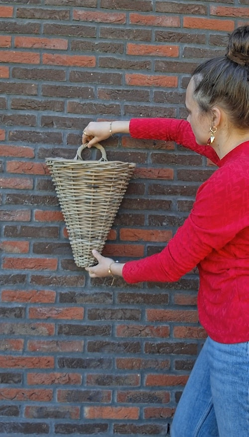 Rotan mand wandhanger naturel voor muur of schutting