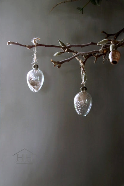 Glass egg with quail feather M (6 pieces)