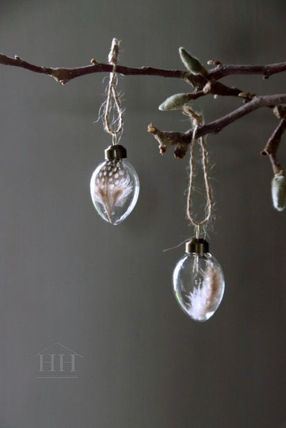 Glass egg with quail feather S (9 pieces)