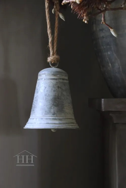 Grijs metalen bel 19cm