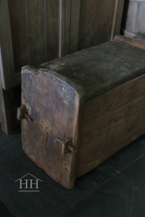 Old Himalayan chest (OD)