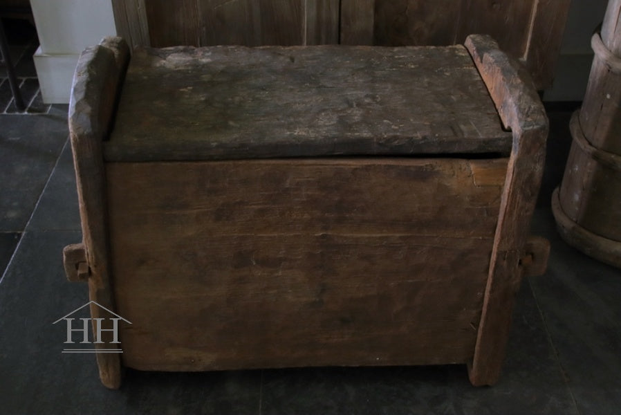 Old Himalayan chest (OD)