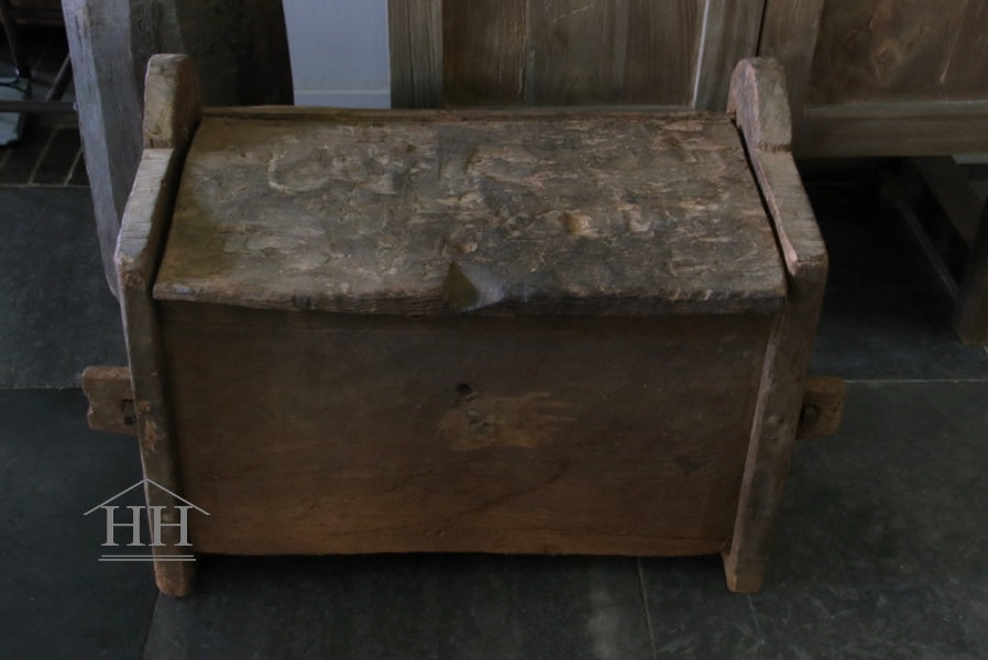 Old Himalayan chest (OD)