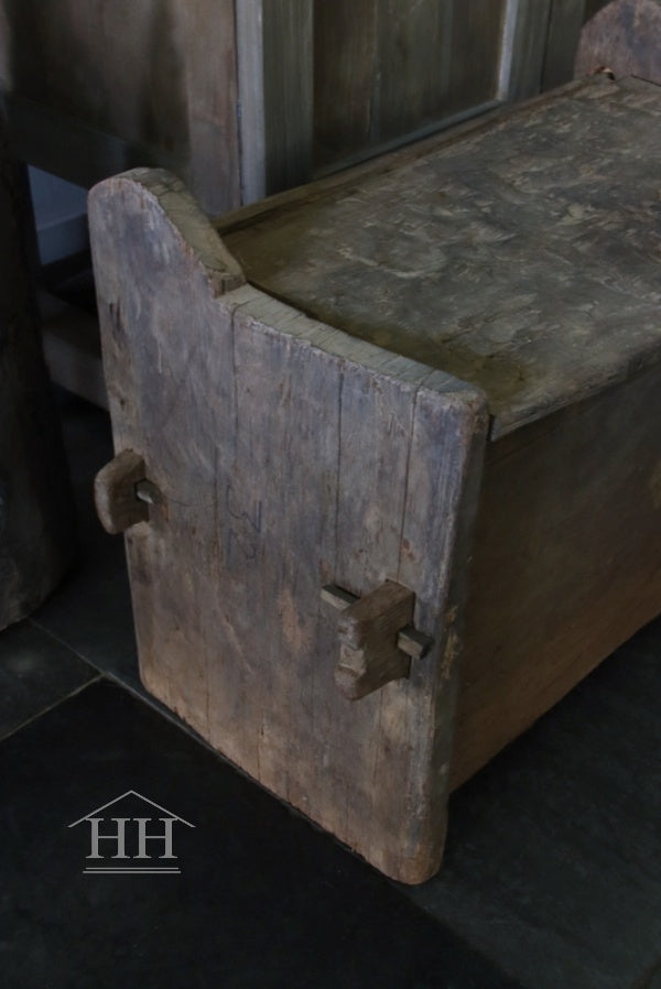 Old Himalayan chest (OD)