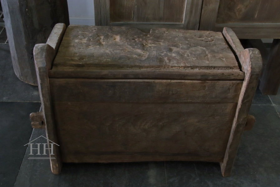 Old Himalayan chest (OD)