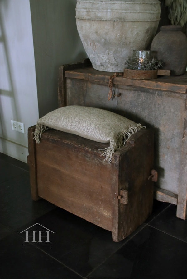 Old Himalayan chest (OD)