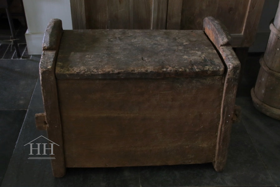 Old Himalayan chest (OD)