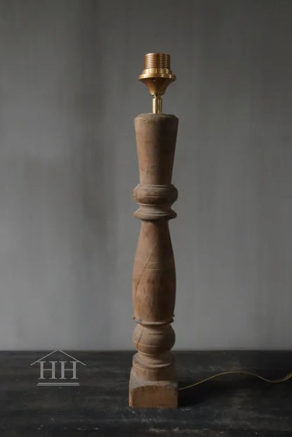 Houten balusterlamp Aura Peeperkorn (01)