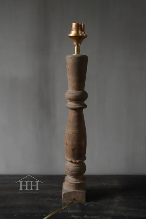 Houten balusterlamp Aura Peeperkorn (01)