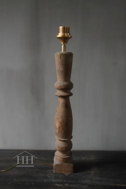 Houten balusterlamp Aura Peeperkorn (01)