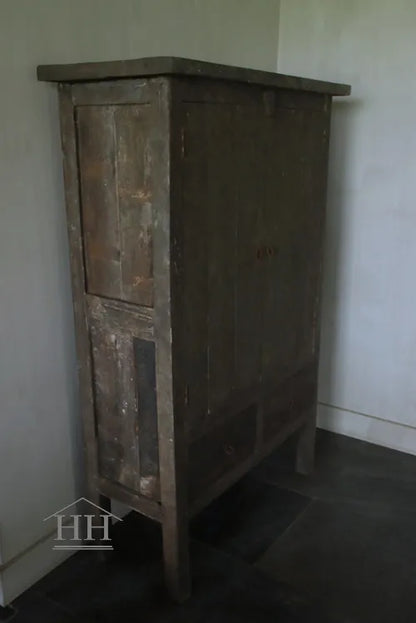Old Farm Cabinet 160x100 op poot