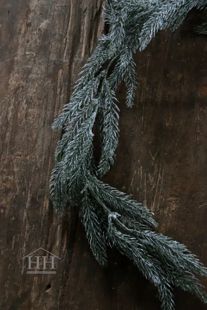 Kunst dennenslinger met ijs 110cm