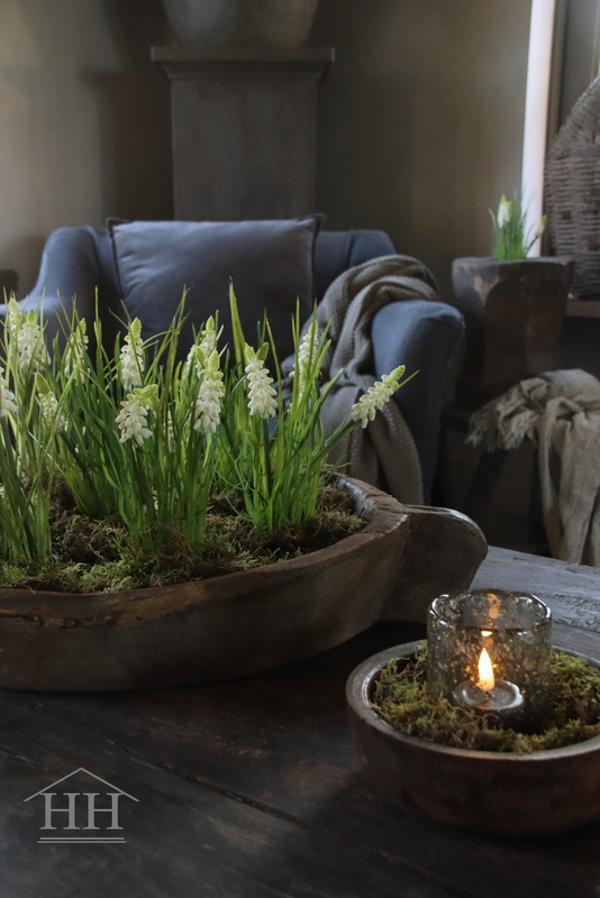 Kunst witte druifjes in zwart binnenpotje