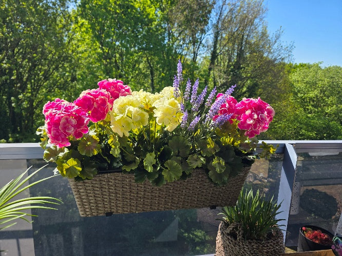 Franse geranium kunstplant fel roze met wit - 36 cm - UV & Water bestendig