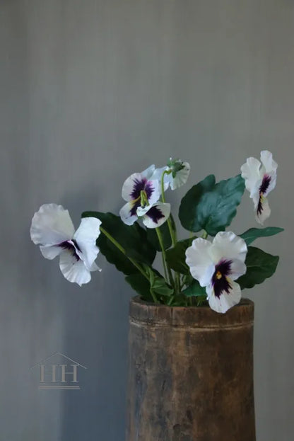 Grootbloemige kunstviool wit met paars hartje