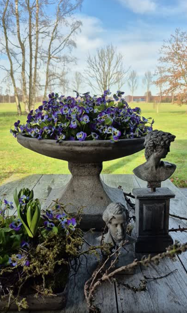 Künstliches Violettpur