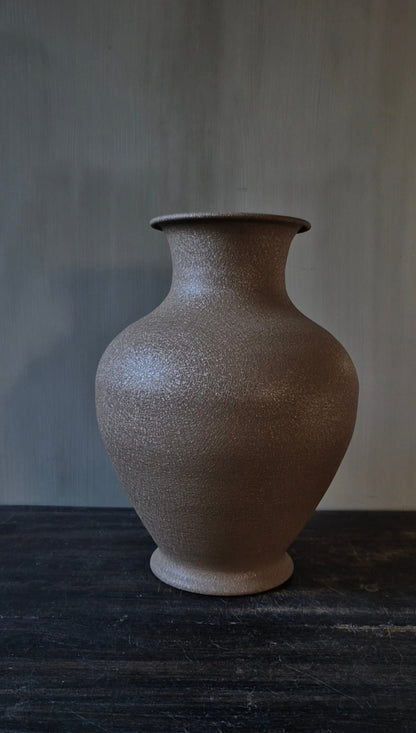 Metallvase taupebraun