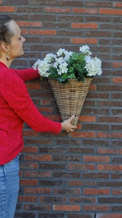 Rotan mand wandhanger naturel voor muur of schutting