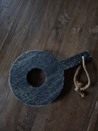 Serveerplankje met bloem en opening