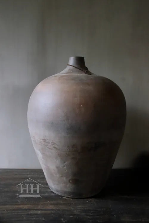 Stone jar Agra M Aura Peeperkorn