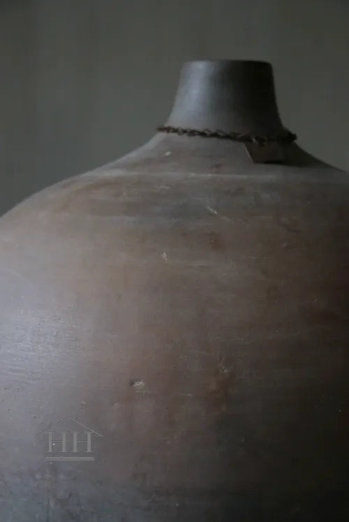 Stone jar Agra M Aura Peeperkorn