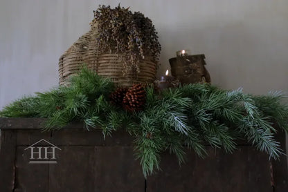 Tischstück aus doppeltem Kunstholz mit Büscheln aus Zeder, 115 cm