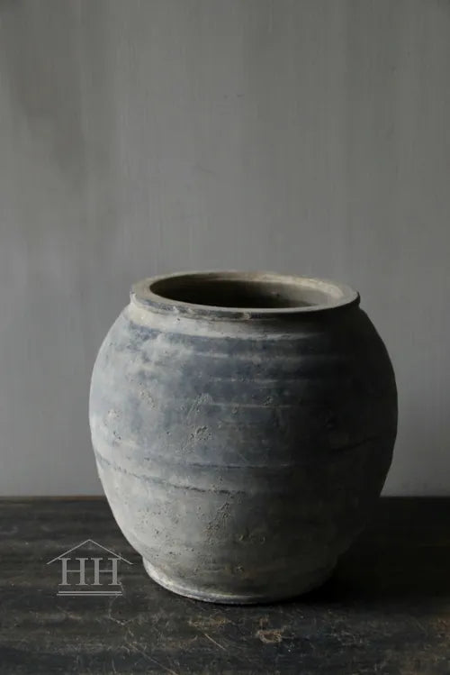 Grijze terracotta kruik (A1)