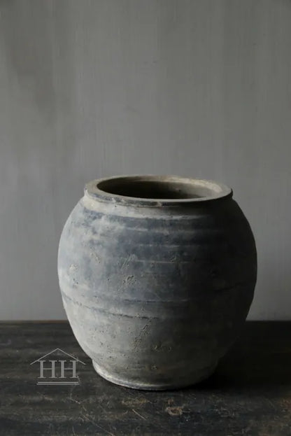 Grijze terracotta kruik (A1)