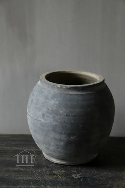 Grijze terracotta kruik (A1)