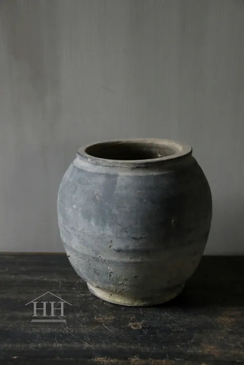 Grijze terracotta kruik (A1)