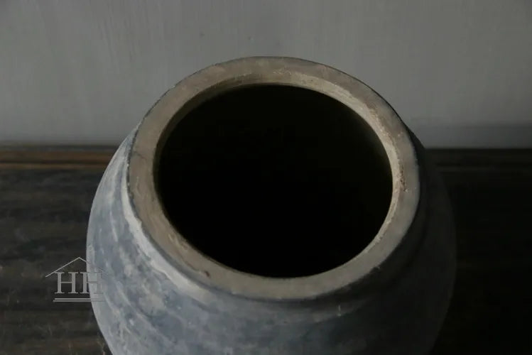 Grijze terracotta kruik (A1)