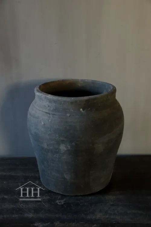 Gray terracotta jug (A4)