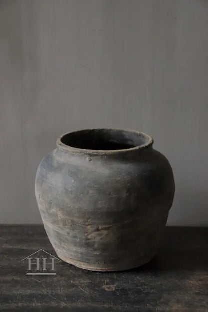 Gray terracotta jug (A2)