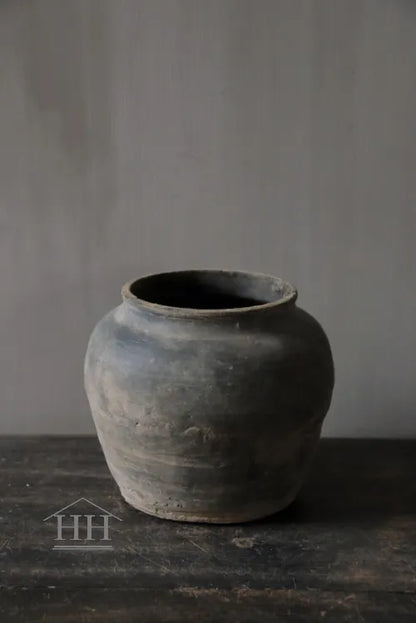 Gray terracotta jug (A2)
