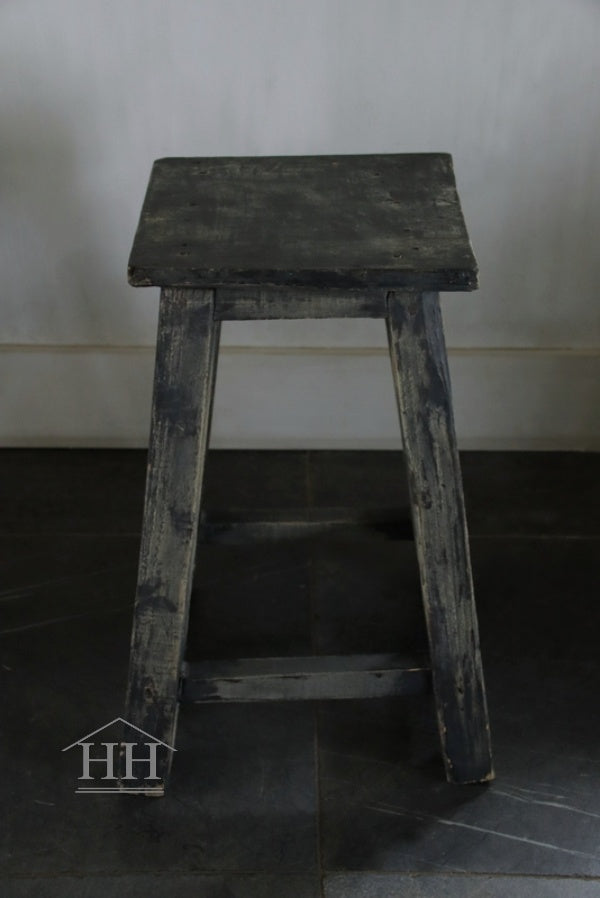 Unique wooden stool Aura Peeperkorn dark gray