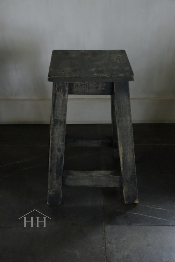 Unique wooden stool Aura Peeperkorn dark gray